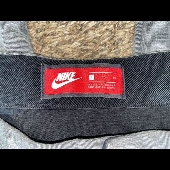 Men’s XL Nike Tech Sweats - Picture 3 of 4
